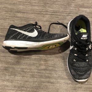 NIKE LUNAR FLYKNIT